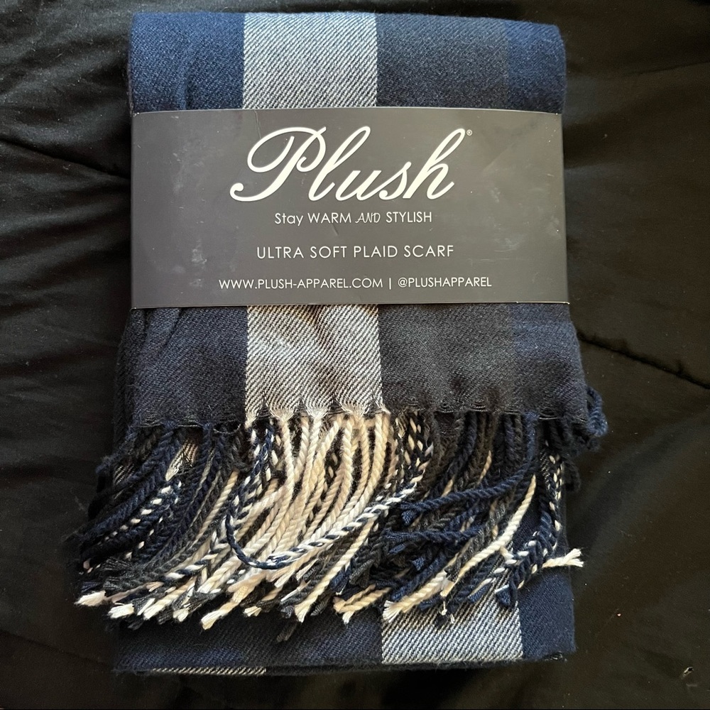 🆕Ultra Soft Plaid Scarf Plush Apparel - Picture 2 of 3